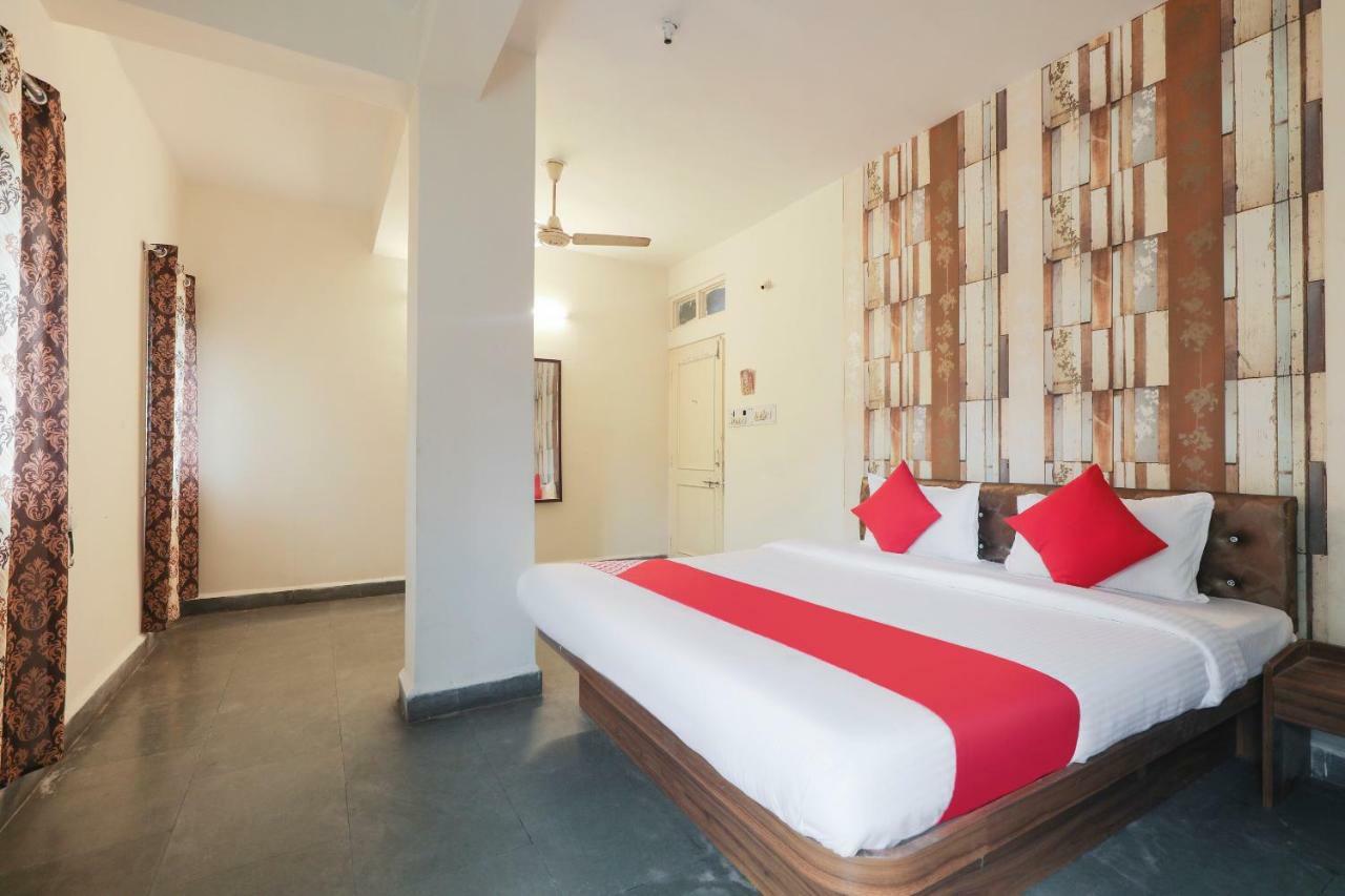 Hotel Oyo 41740 Karnawat Indore